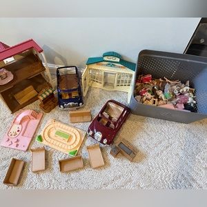 COPY - Calico Critters, house, cars, trolly and furniture
